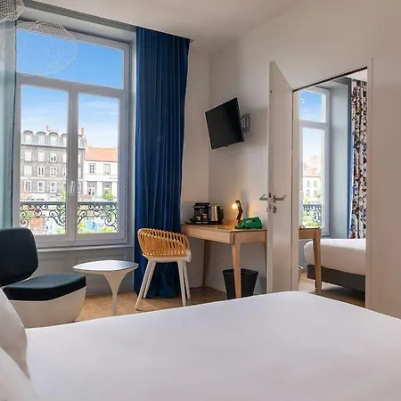 Hotel The Originals Boutique Le Lion *