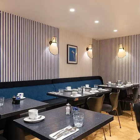 Hotel The Originals Boutique Le Lion *